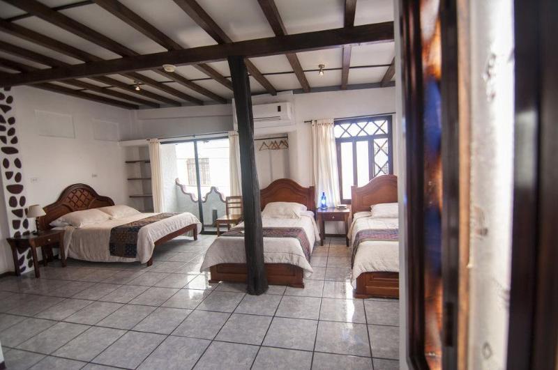 פורטו איורה Maidith Galapagos Inn מראה חיצוני תמונה